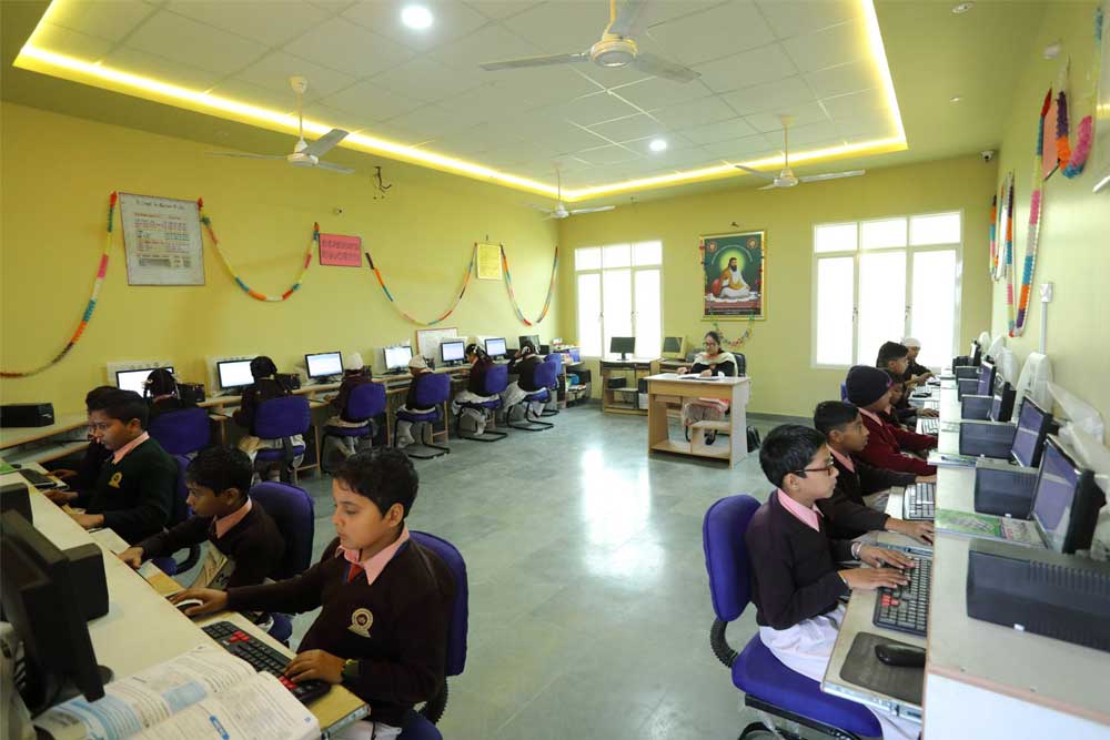 Computer Lab @ Shri Guru Ravidass Public School, Chuharwali, Jalandhar