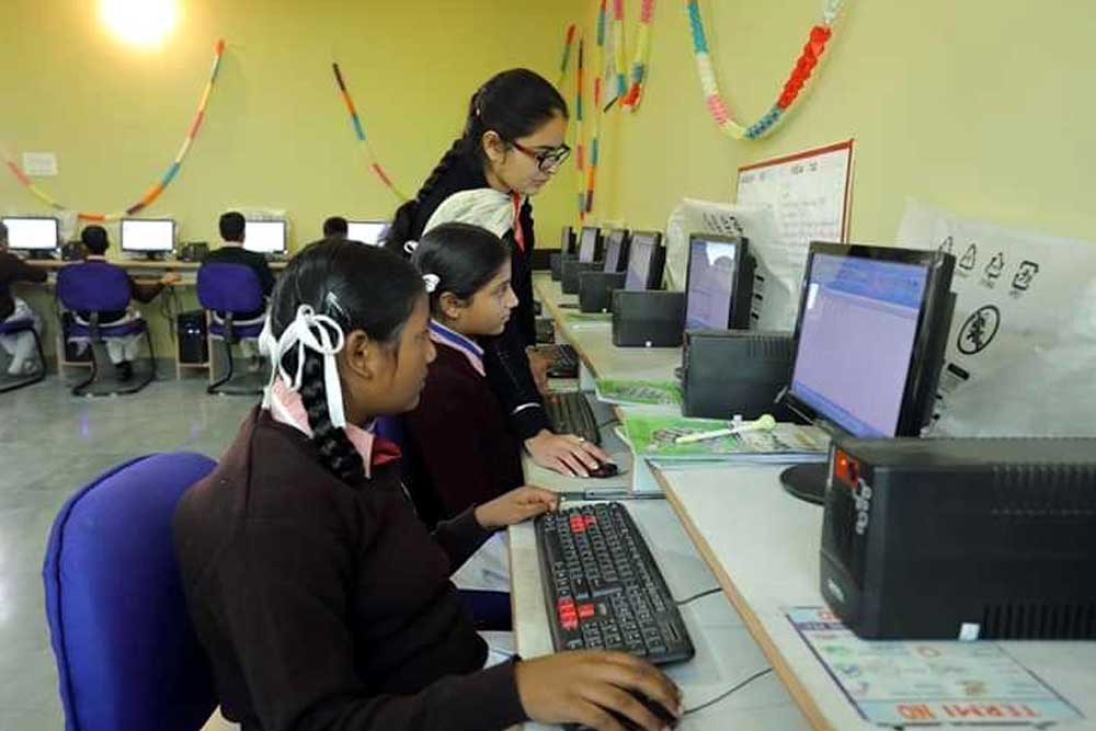 Computer Lab @ Shri Guru Ravidass Public School, Chuharwali, Jalandhar