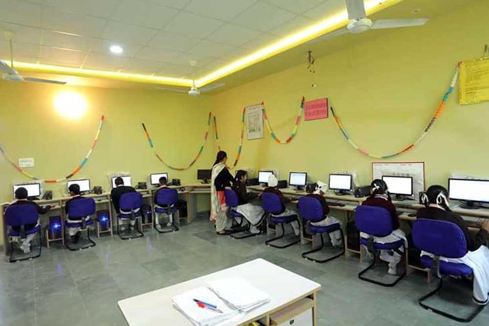 Computer Lab @ Shri Guru Ravidass Public School, Chuharwali, Jalandhar